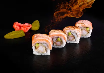 Flamed Salmon Roll